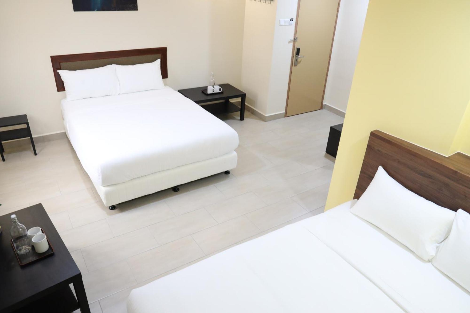 Capital O 90897 Island City Hotel George Town Kültér fotó