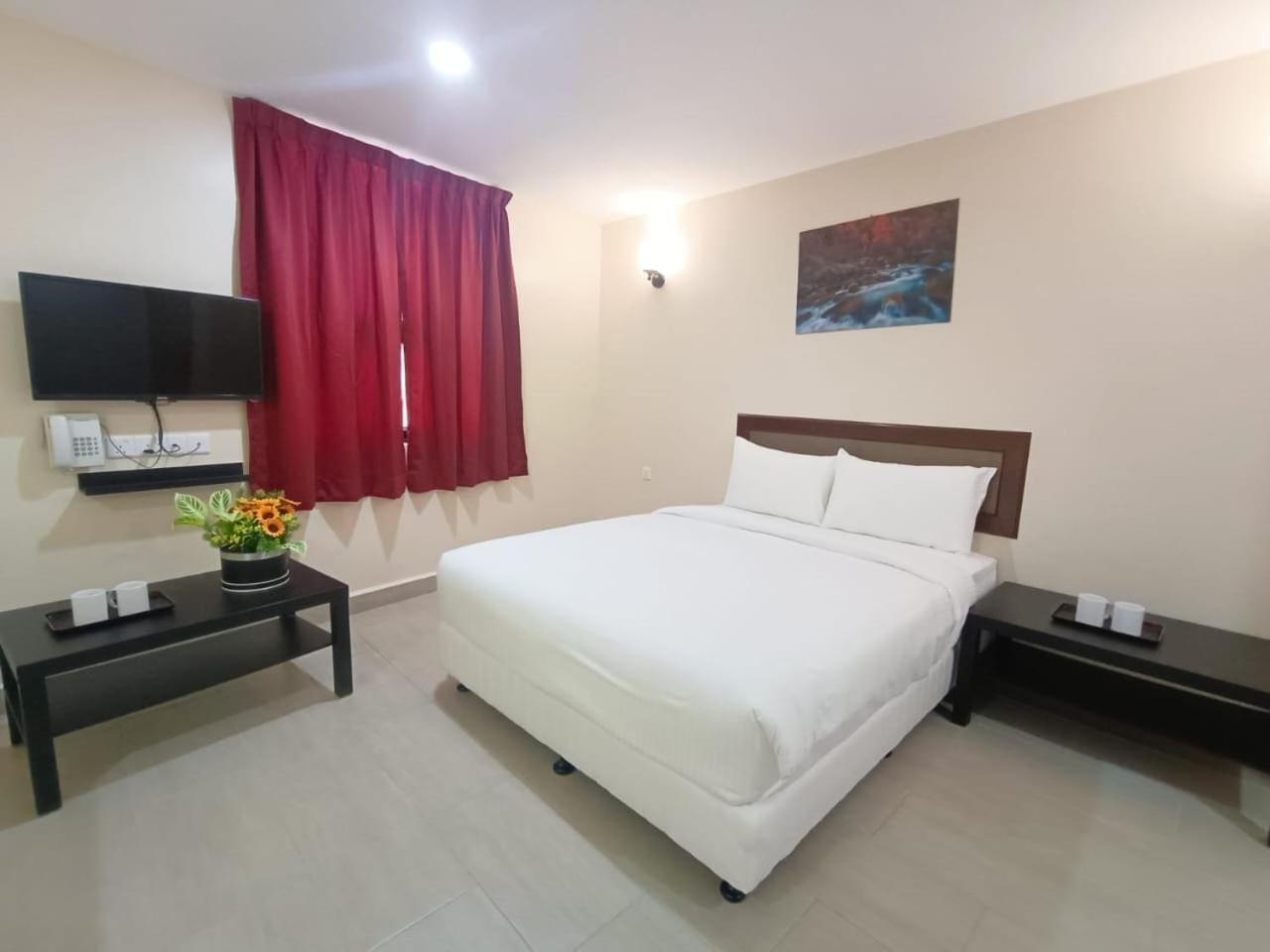 Capital O 90897 Island City Hotel George Town Kültér fotó