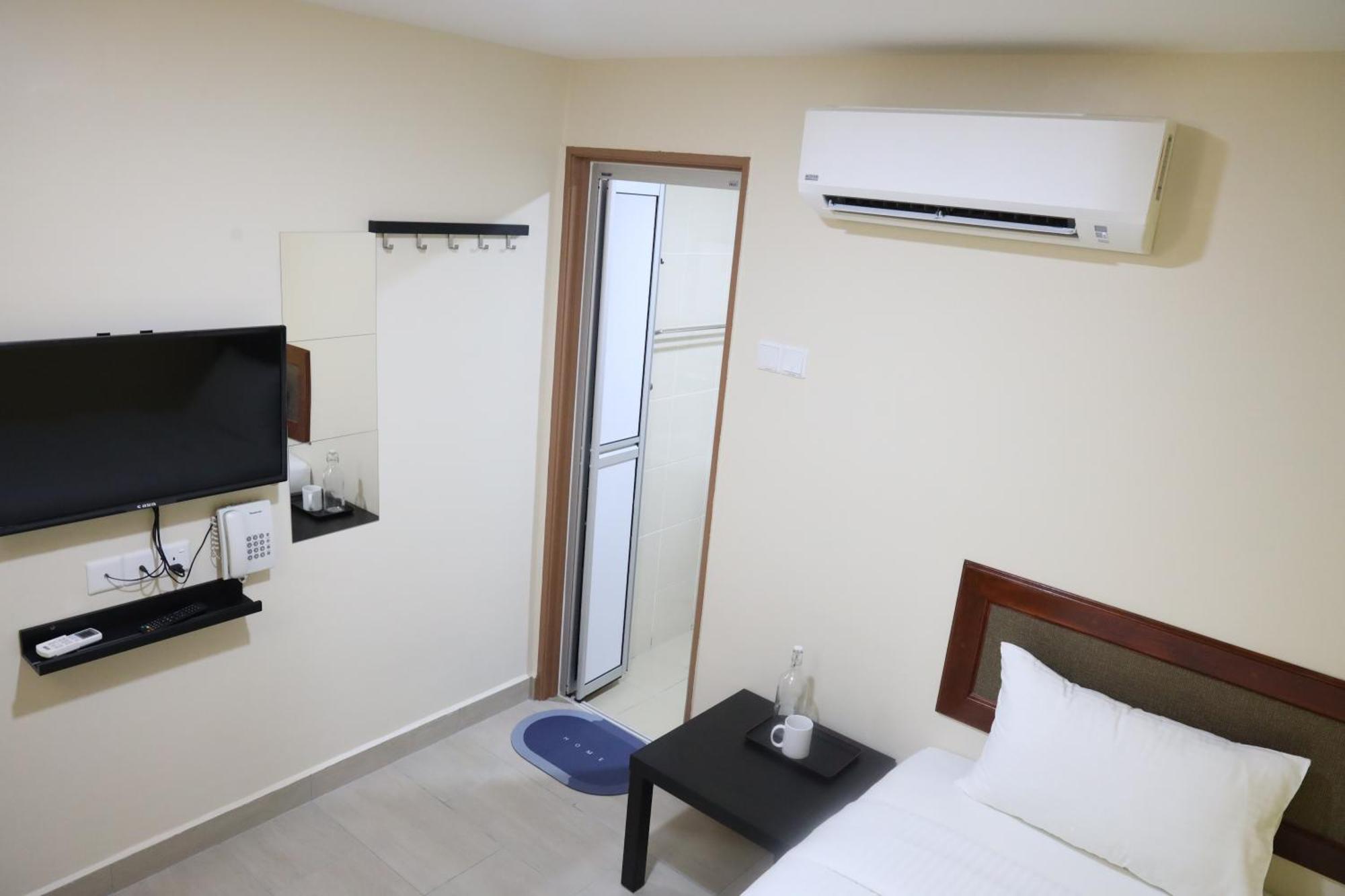Capital O 90897 Island City Hotel George Town Kültér fotó