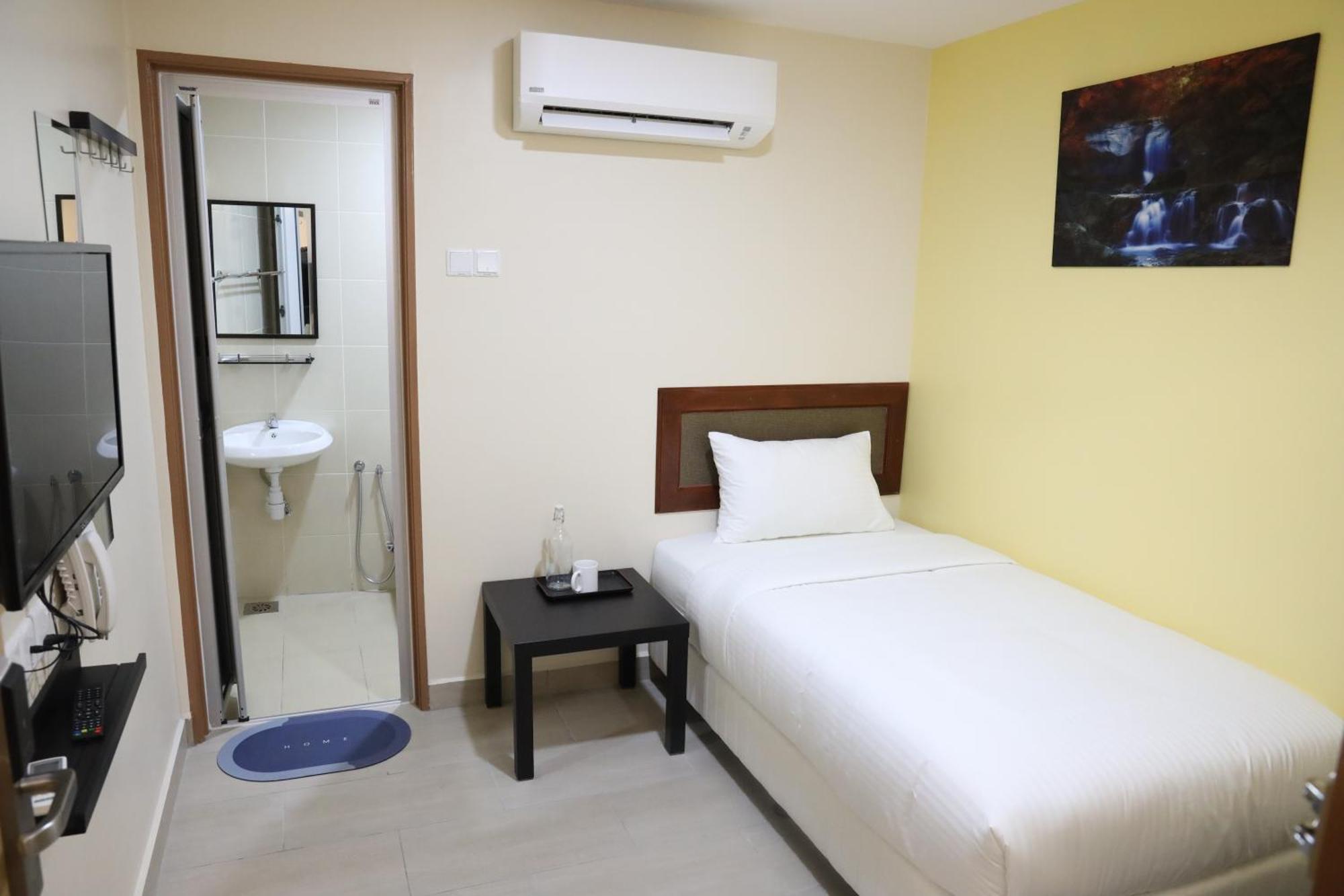 Capital O 90897 Island City Hotel George Town Kültér fotó