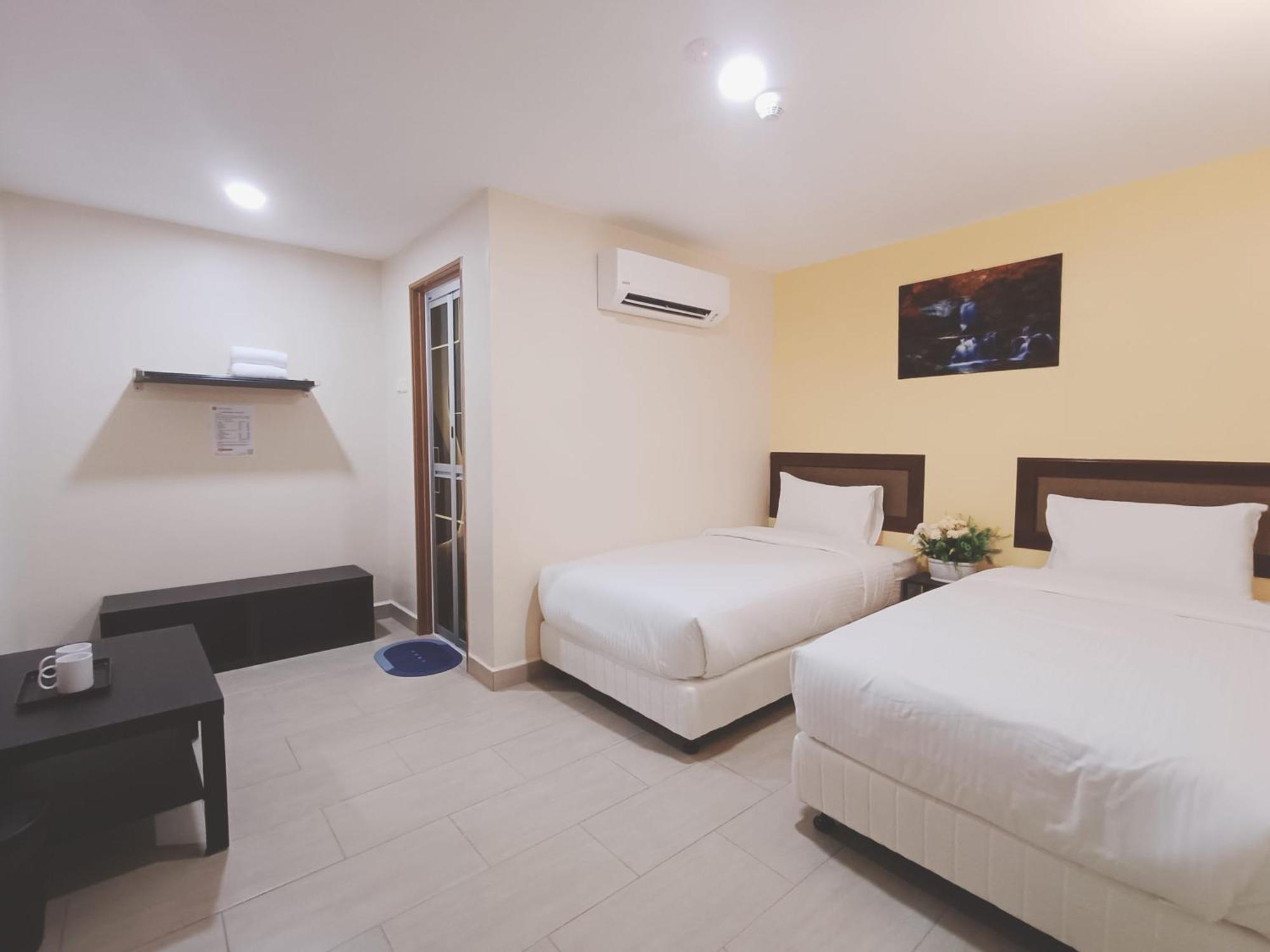 Capital O 90897 Island City Hotel George Town Kültér fotó