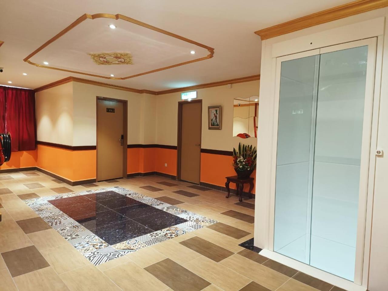 Capital O 90897 Island City Hotel George Town Kültér fotó