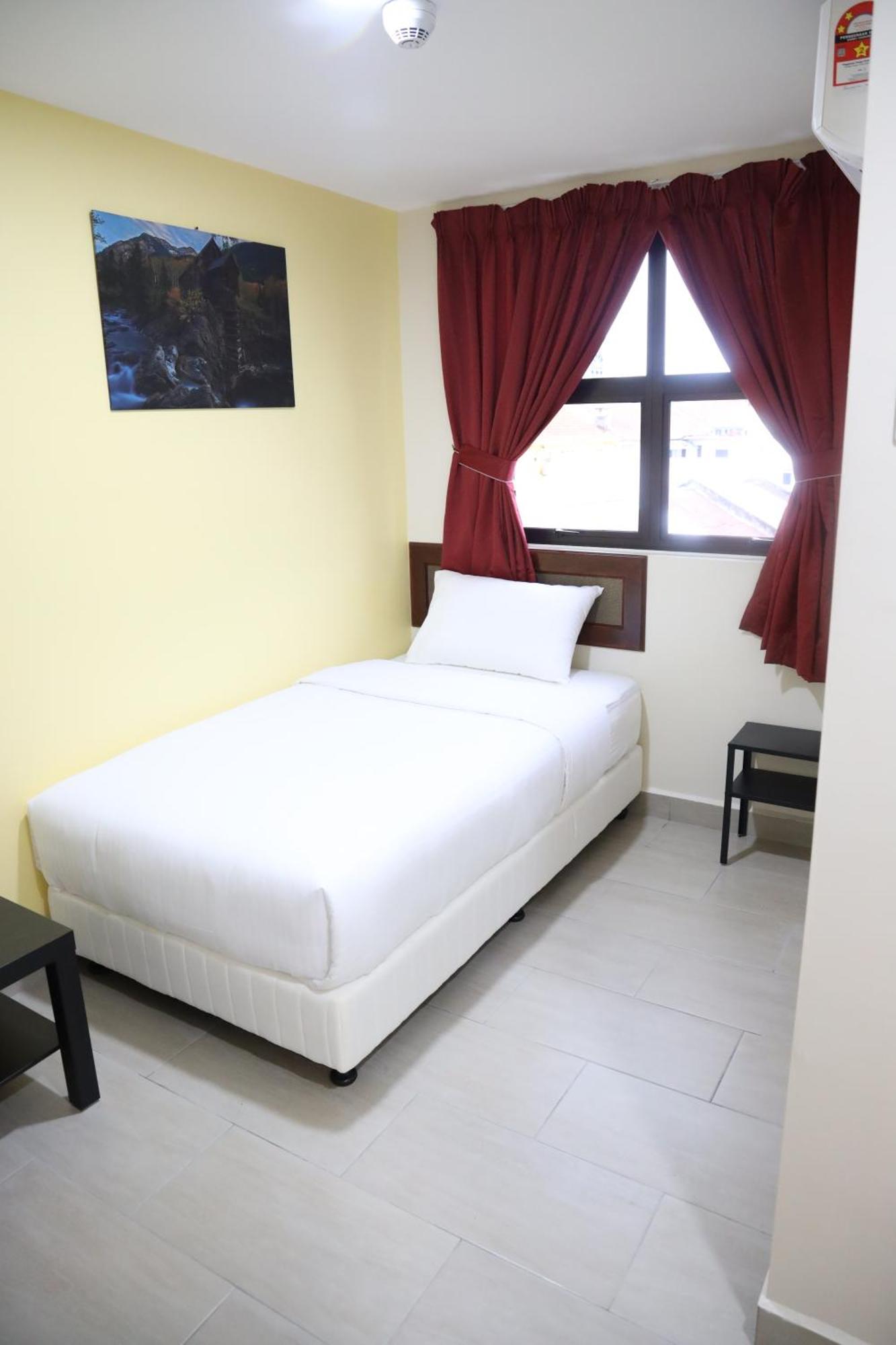 Capital O 90897 Island City Hotel George Town Kültér fotó