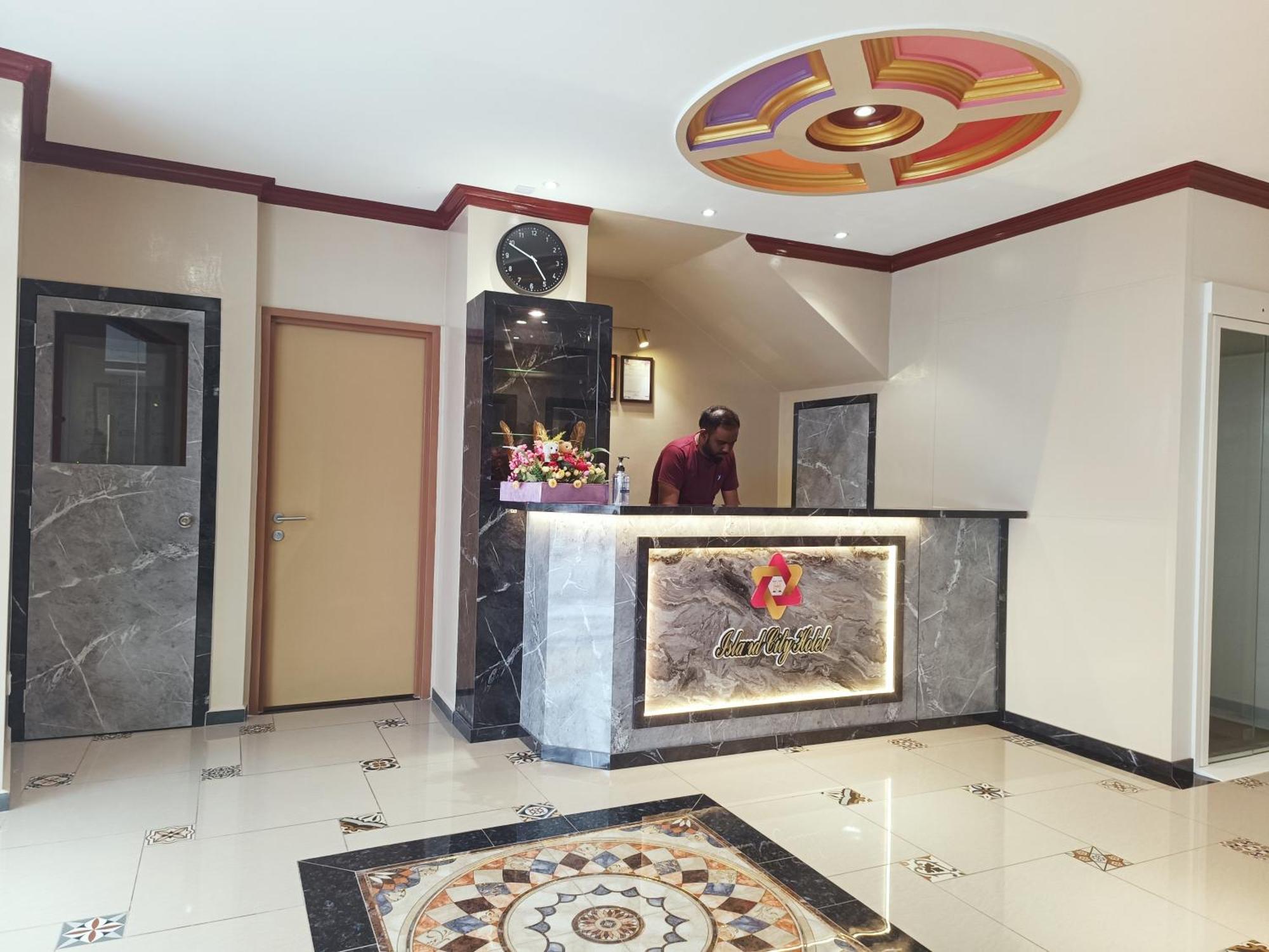 Capital O 90897 Island City Hotel George Town Kültér fotó
