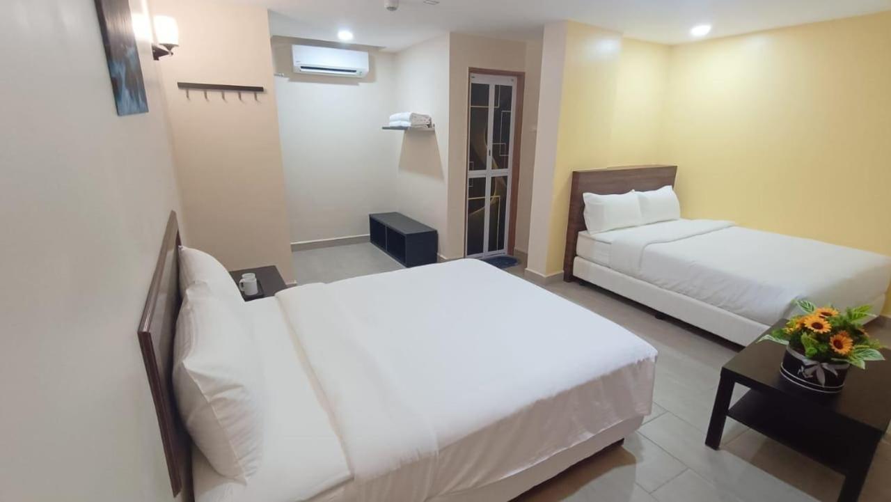 Capital O 90897 Island City Hotel George Town Kültér fotó